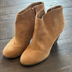 Old Navy Camel Ankle Booties